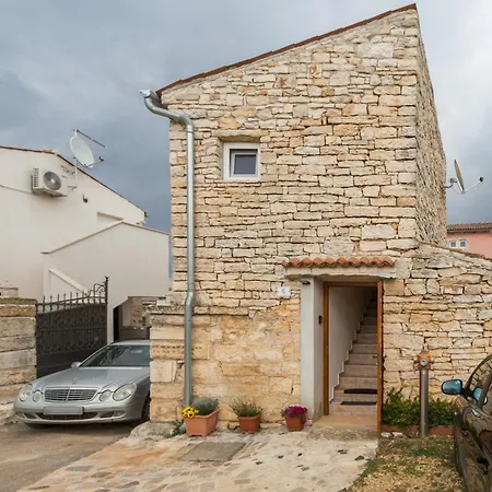 公寓 With A Parking Space Rovinjsko Selo, - 14514 *