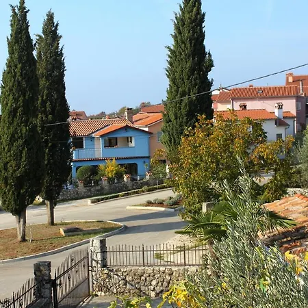 Apartment With Parking Space Rovinjsko Selo, - 14514 *